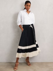 Reiss Navy/Ivory Goldie Belted Pleated Midi Skirt - Image 4 of 8