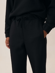 Negro - Reiss Jemma Modal Blend Interlock Wide Leg Joggers - Imagen 1 de 6