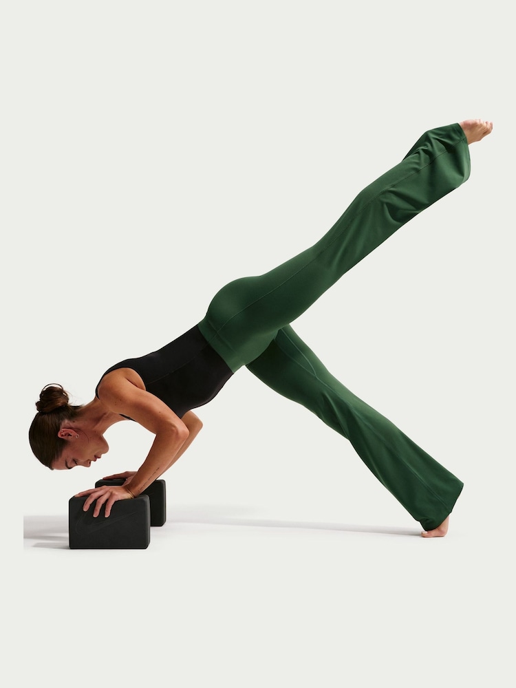 Nike Fir Green Zenvy High-Waisted Flared Leggings - Image 6 of 6