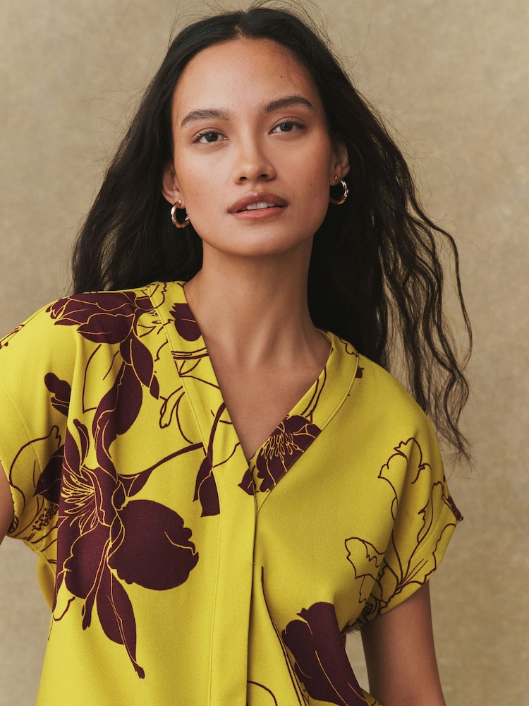 Groen met bloemenprint - V-Neck Short Sleeved Tie Waist Top - Afbeelding 1 van 8