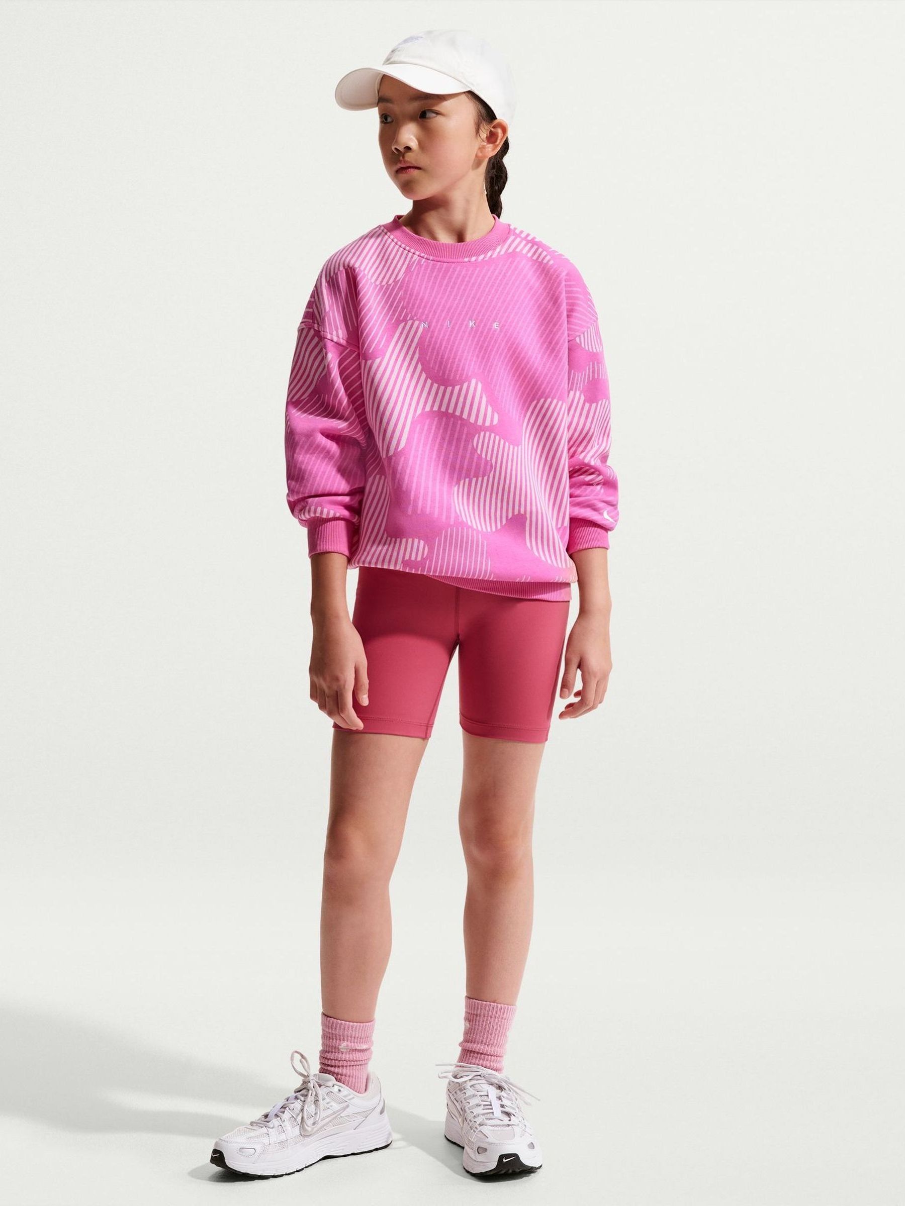 nike club crew neck sweat in pink