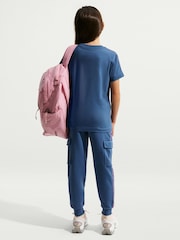 בצבע כחול נייבי, דגם Mystic - חולצת טי של Nike - תמונה 2 מתוך 5