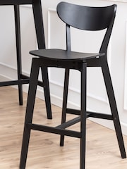 Actona Set of 2 Oak Roxby Bar Stools - Image 2 of 6