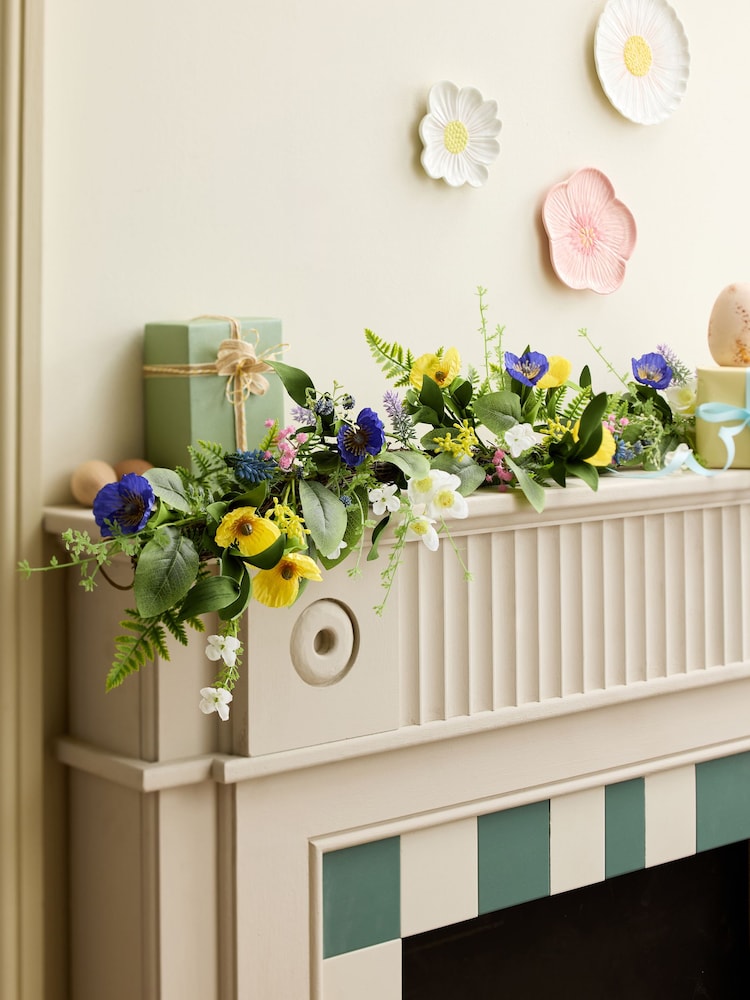 Green Spring Floral Garland - Image 1 of 4