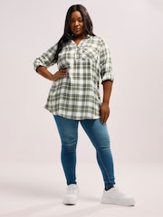 Verde - Camisa Yours Curve de viscose com sobreposição Check - Imagem 2 de 5