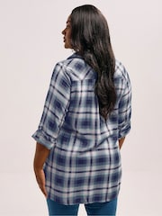 Azul - Camisa Yours Curve de viscose com sobreposição Check - Imagem 3 de 5