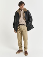 Verde - GANT Regular Fit Chino Trousers - Imagen 4 de 5