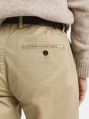 Verde - GANT Regular Fit Chino Trousers - Imagen 5 de 5