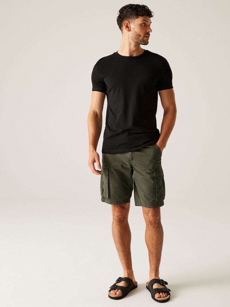 Regatta Green Mens Shorebay Vintage Look Cargo II Shorts - Image 2 of 7 Regatta Green Mens Shorebay Vintage Look Cargo II Shorts - Image 2 of 7