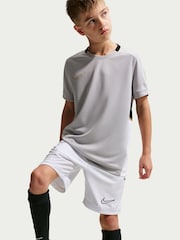Nike White Shorts - Image 3 of 7
