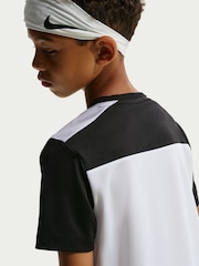 שחור ולבן - Nike Short Sleeve Top - תמונה 5 מתוך 5