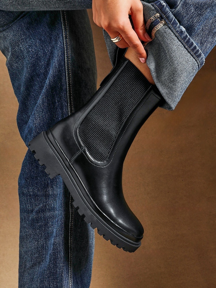 Linzi Black Command Chunky Sole Chelsea Boots - Image 2 of 6 Linzi Black Command Chunky Sole Chelsea Boots - Image 2 of 6