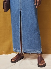 Ro&Zo Black Petite Denim Split Front Maxi Skirt - Image 4 of 6