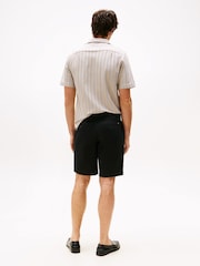 Tommy Hilfiger Black Relaxed Fit 1985 Harlem Chino Shorts - Image 2 of 5