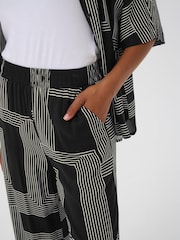 Kaffe KAdonny Elastic Waist Patterned Black Trousers - Image 4 of 6