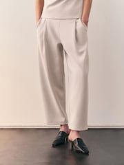 Bēšs - Nothing Ordinary Luxe mucas formas treniņbikses - Attēls 3 no 8