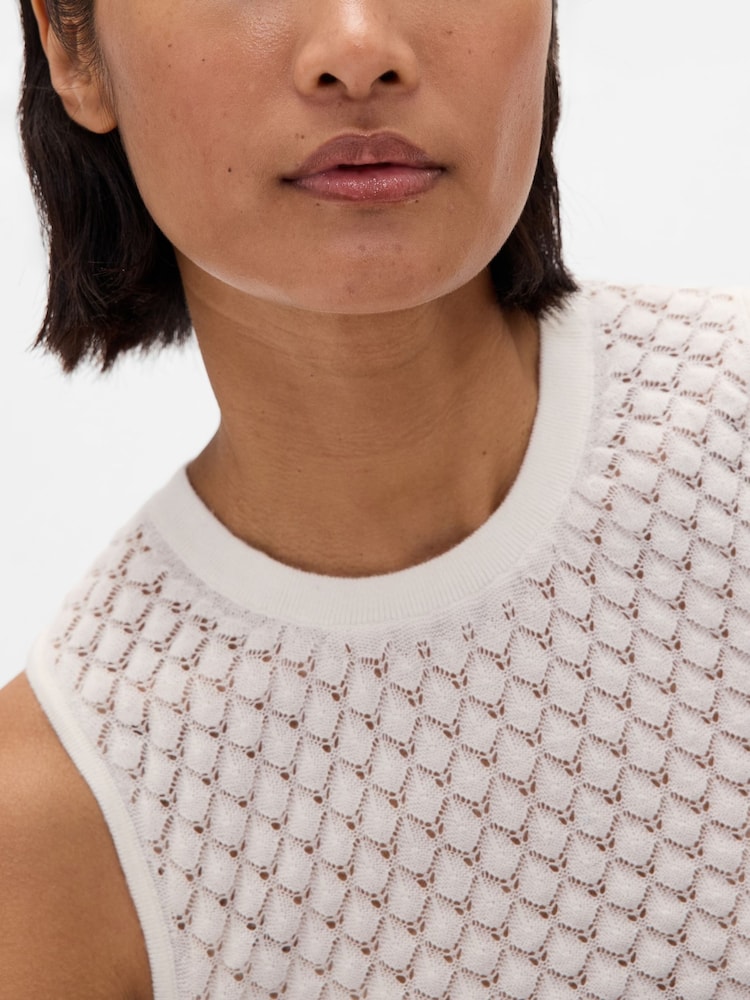 Gap White Lightweight Soft Touch Crop Sleeveless Vest - Image 4 of 4
