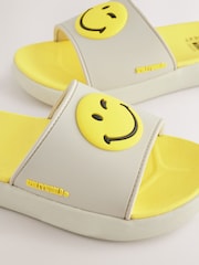 Bone White Smiley World Beach Sliders - Image 4 of 5