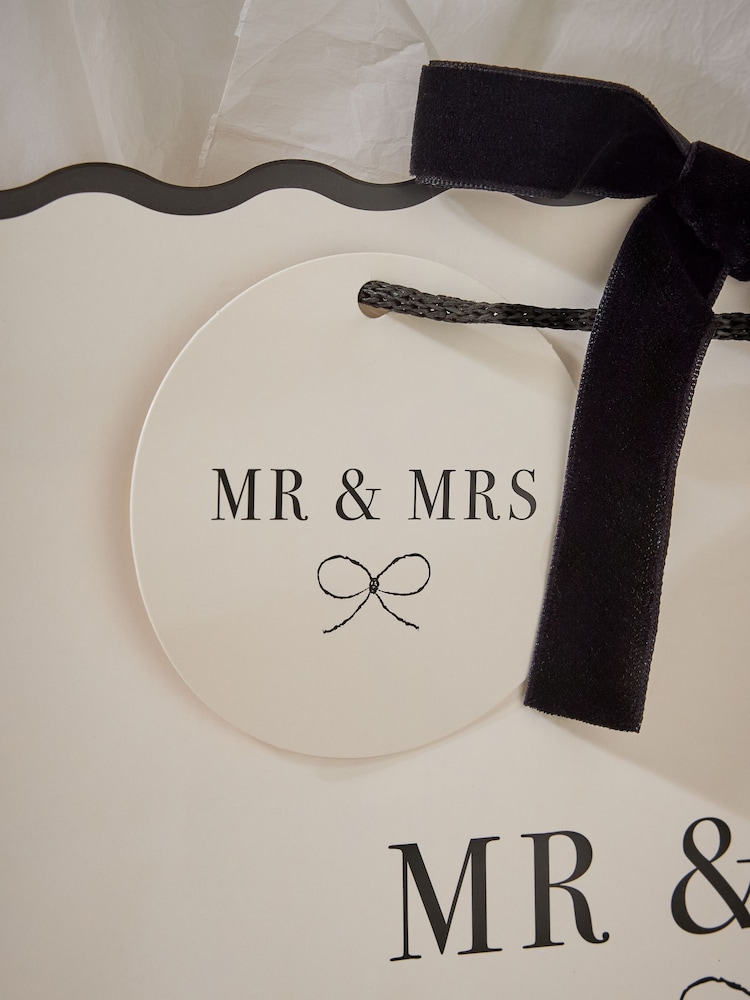 Natural 2026 Mr and Mrs Wedding Gift Bag and Card Set - Image 2 of 4