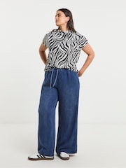 Simply Be Animal Slash Neck Cap Sleeve Top - Image 4 of 4