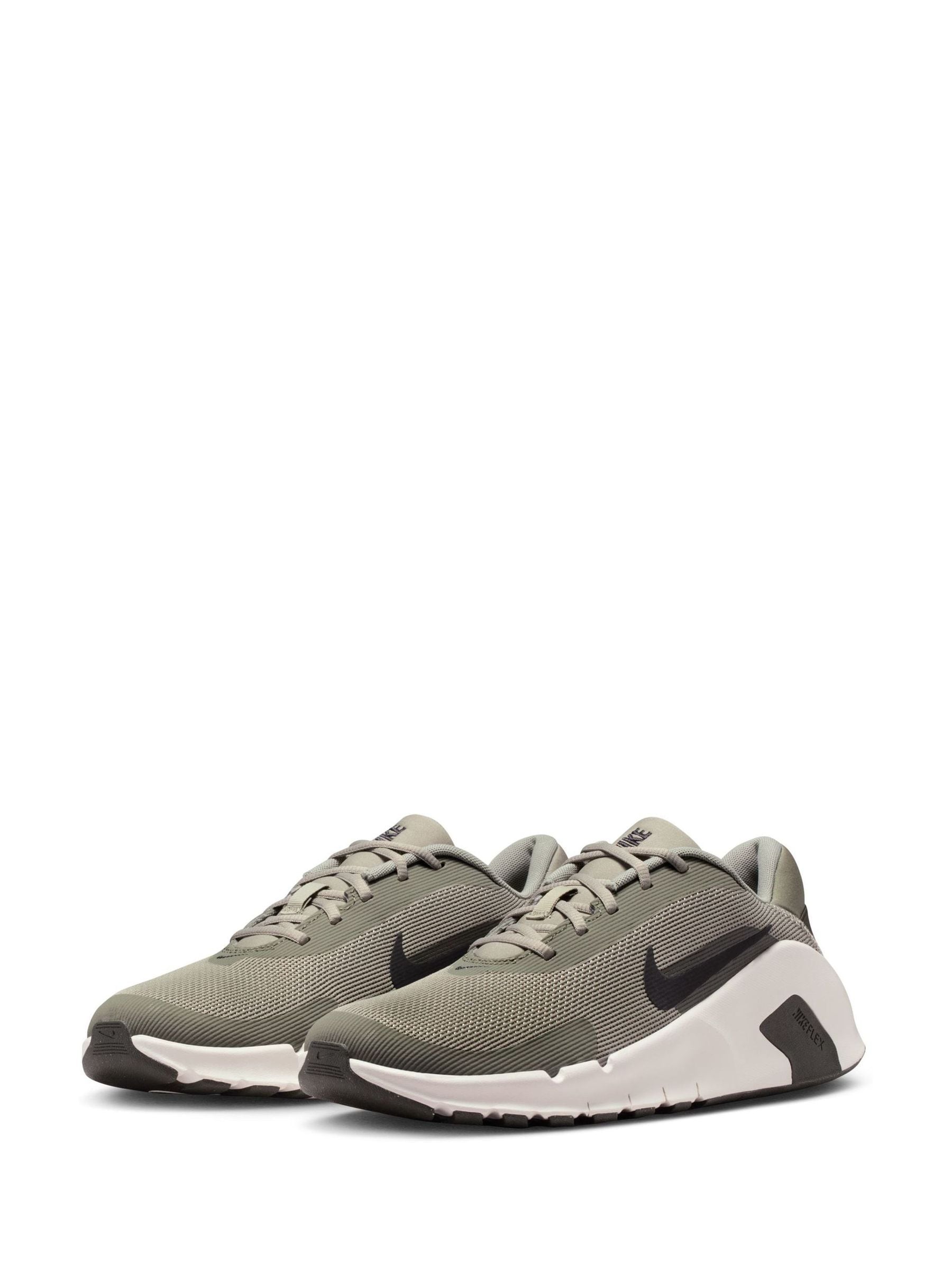 Comprar Preto/Verde - Tênis Nike Flex Train para academia from