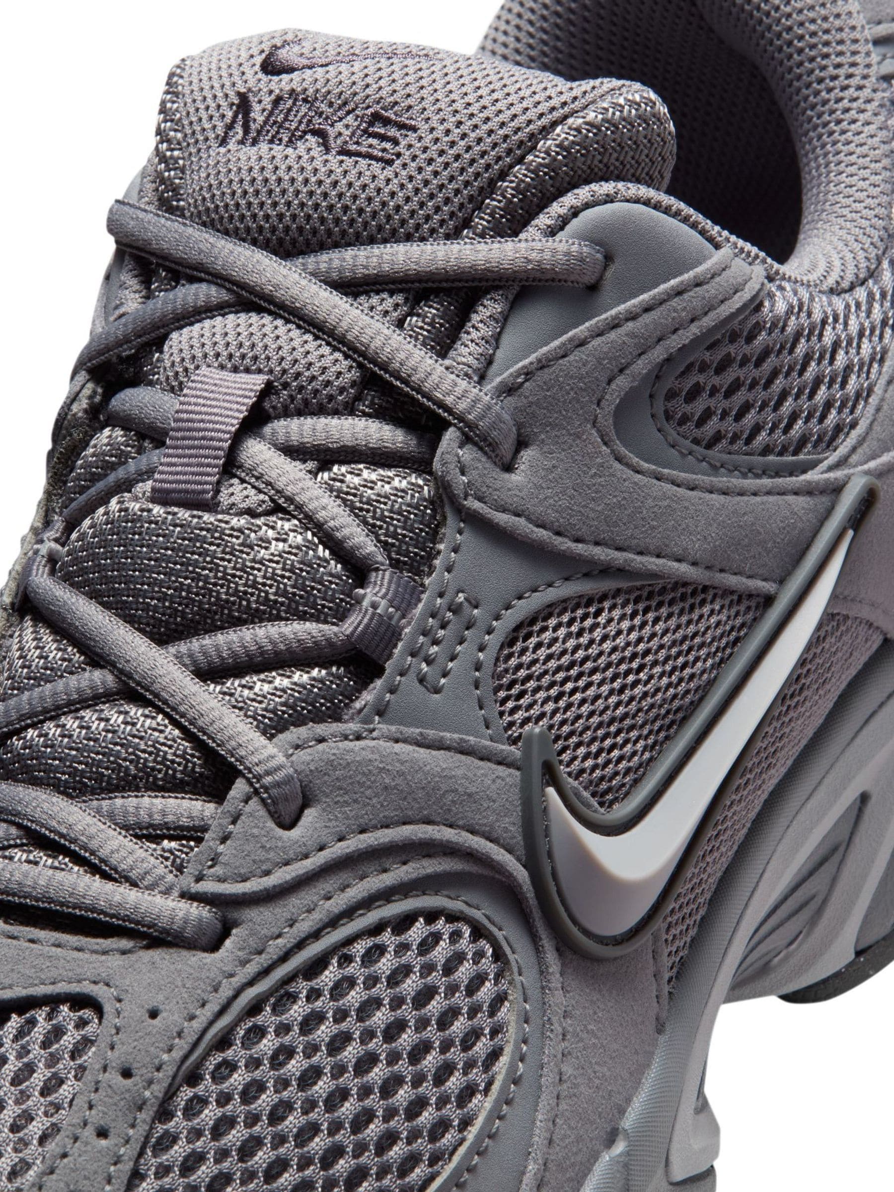 mens grey sneakers nike