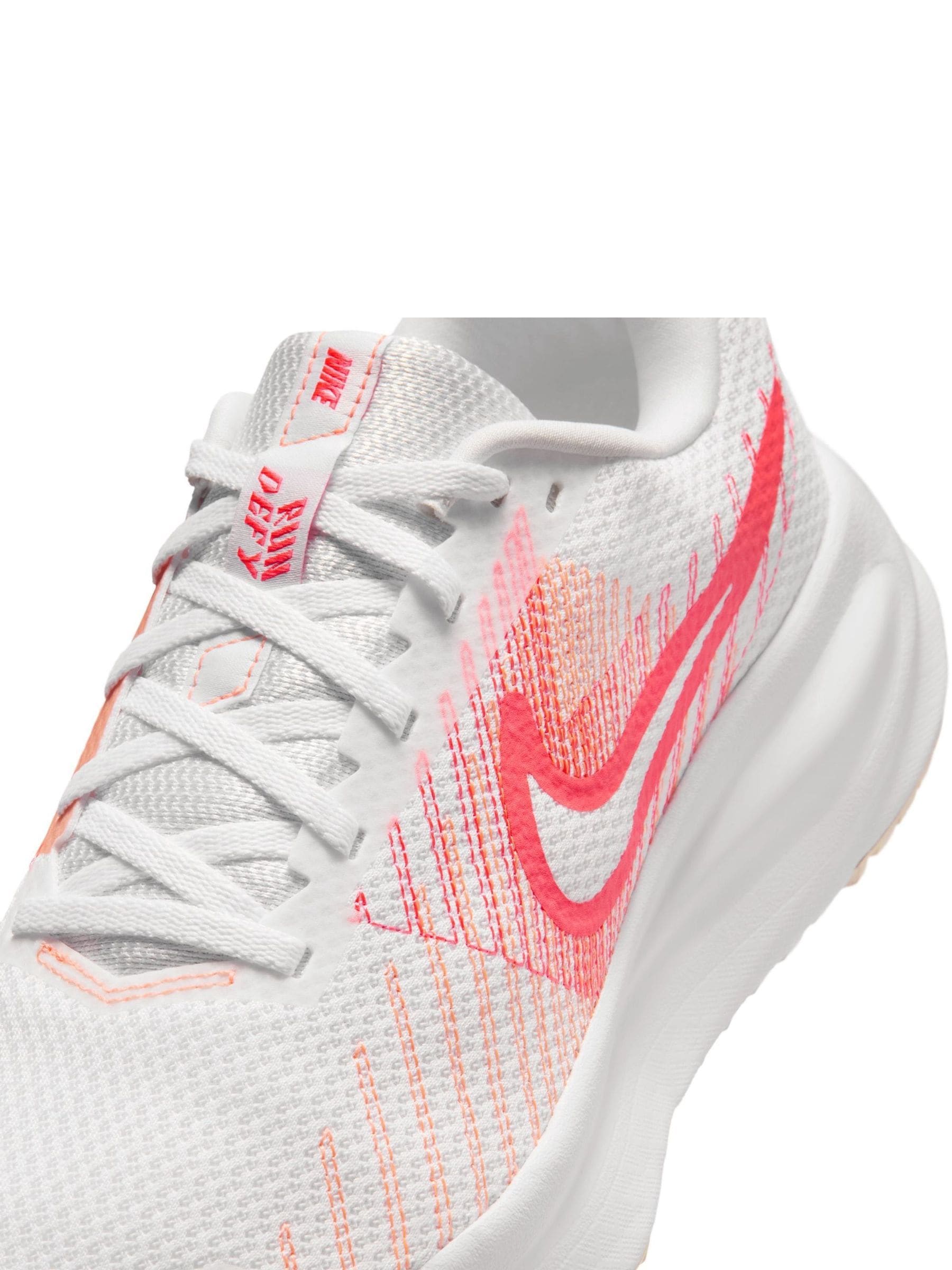 nike white orange sports shoes