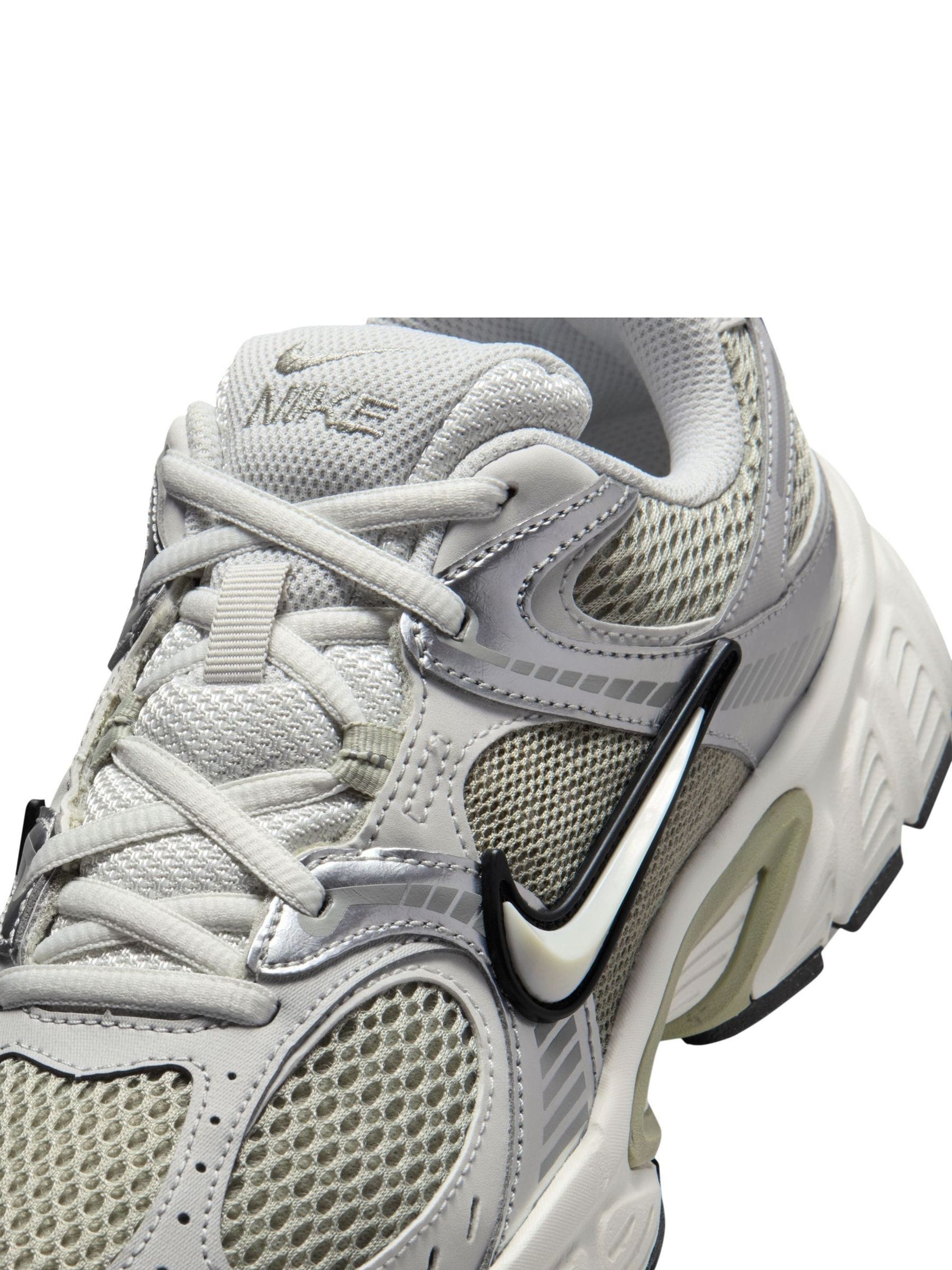 その他 NIKE User Buy Nike Green Fog Soft Pearl V5 Runner Trainers from Next South