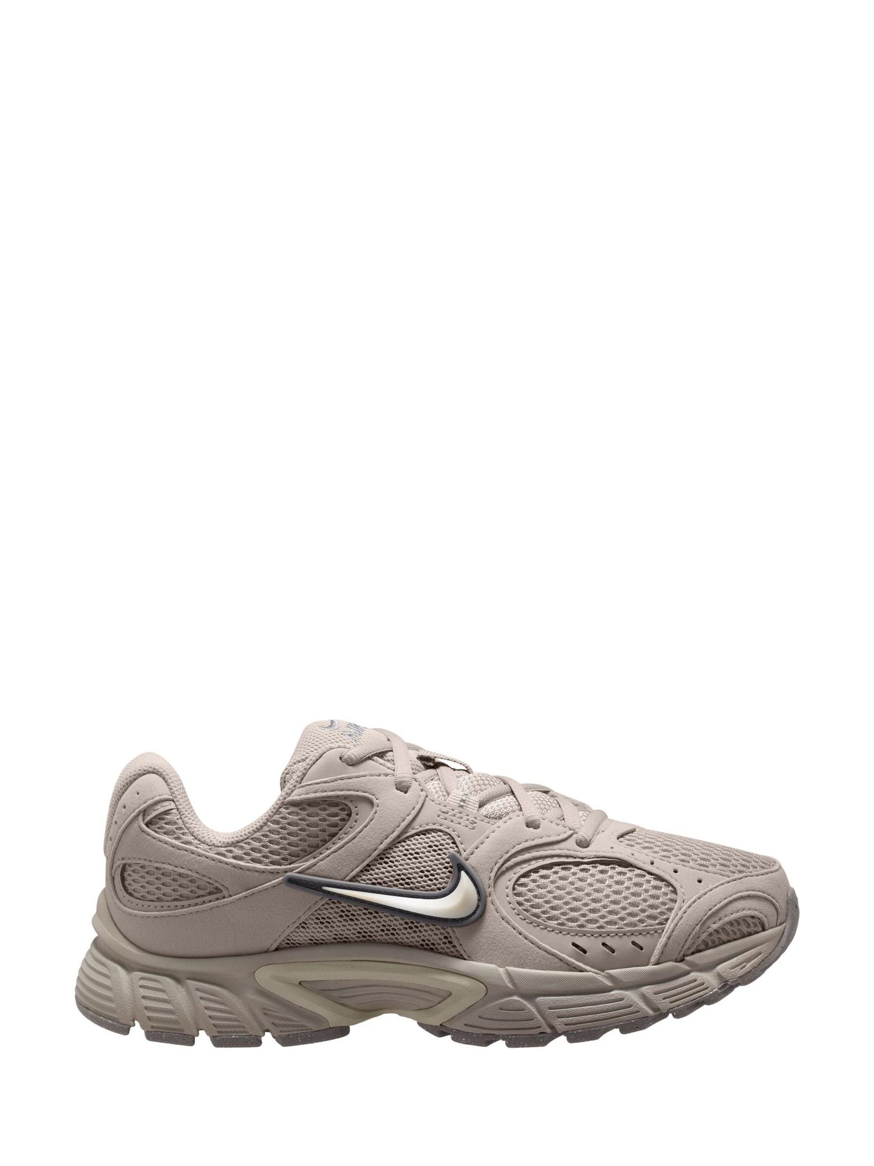 ◆mokaren☆プロフ読んでね☆即決OK◆ Buy Nike Brown Moon Soft Pearl V5 Runner Trainers from Next Romania