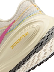 Cream Pink - Tênis de corrida Nike Vomero Plus - Imagem 10 de 11