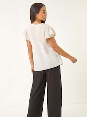 Blusa Roman Petite Bordada com Borlas e Tie - Imagem 3 de 5