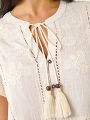 Blusa Roman Petite Bordada com Borlas e Tie - Imagem 5 de 5