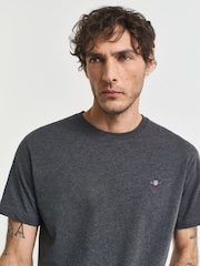 Cinza claro - Camiseta com logotipo do escudo GANT - Imagem 4 de 4