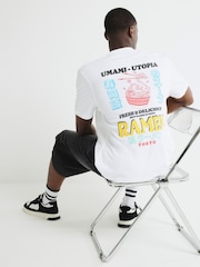 River Island Regular Fit Japanese Ramen T-Shirt - صورة 3 من 4