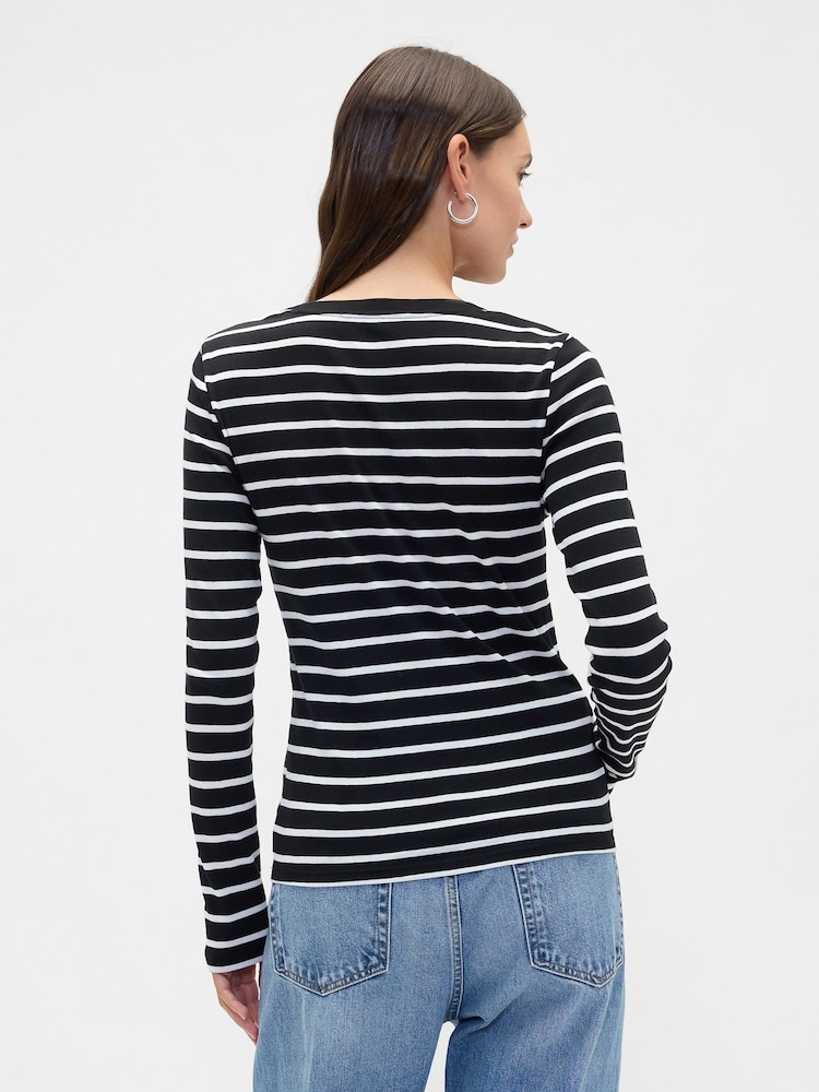 Gap Black Modern Crewneck Long Sleeve T-Shirt - Image 2 of 5 Gap Black Modern Crewneck Long Sleeve T-Shirt - Image 2 of 5
