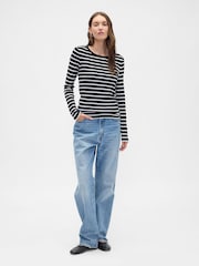 Gap Black Modern Crewneck Long Sleeve T-Shirt - Image 3 of 5