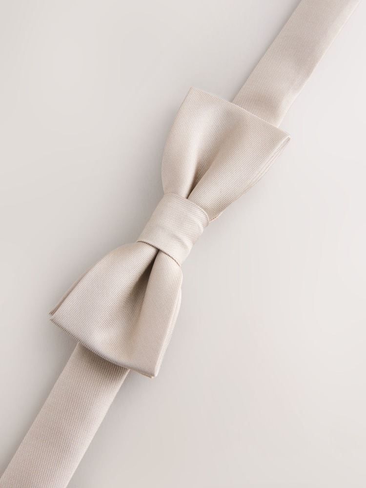 بيج داكن - ربطة عنق فيونكة (3-16 سنة) - صورة 1 من 3 بيج داكن - ربطة عنق فيونكة (3-16 سنة) - صورة 1 من 3