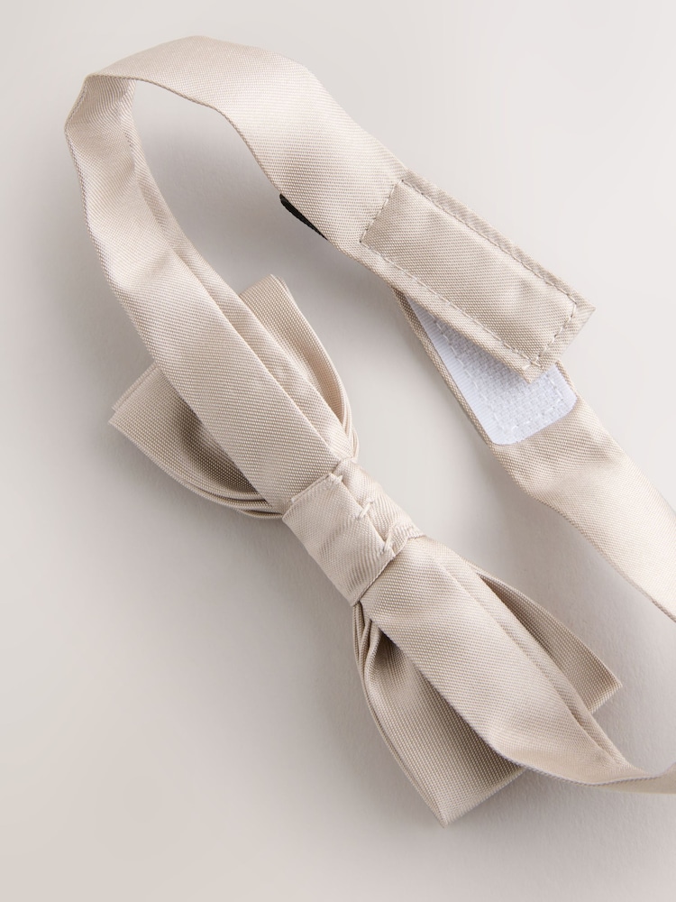 بيج داكن - ربطة عنق فيونكة (3-16 سنة) - صورة 2 من 3 بيج داكن - ربطة عنق فيونكة (3-16 سنة) - صورة 2 من 3