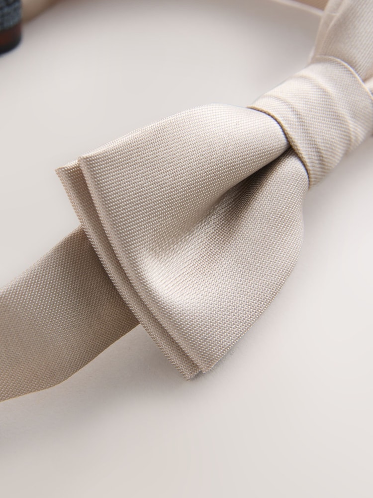 بيج داكن - ربطة عنق فيونكة (3-16 سنة) - صورة 3 من 3 بيج داكن - ربطة عنق فيونكة (3-16 سنة) - صورة 3 من 3