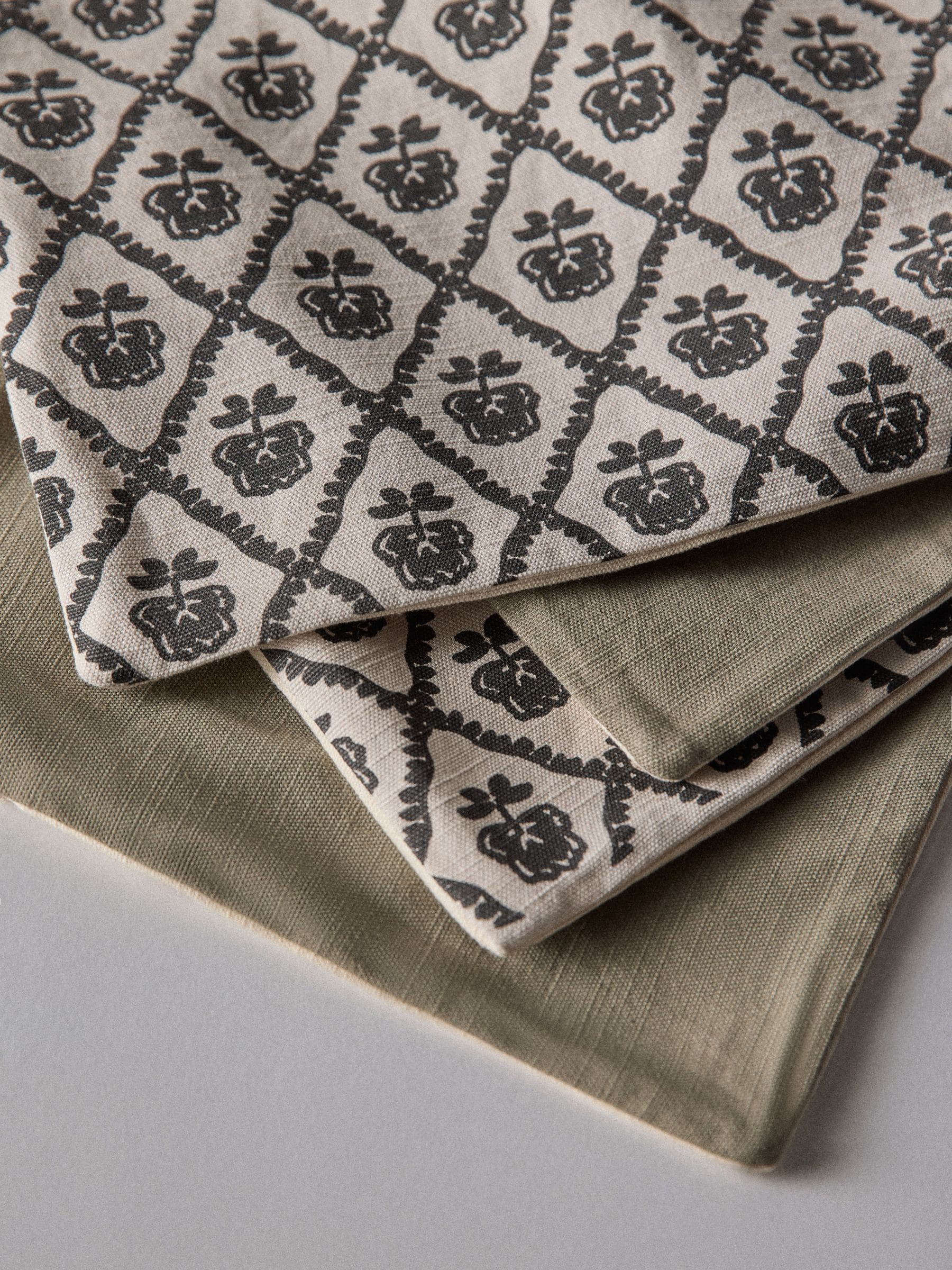 Buy The Set 4 Pack Natural/Woodblock Floral Printed Cotton Cushion