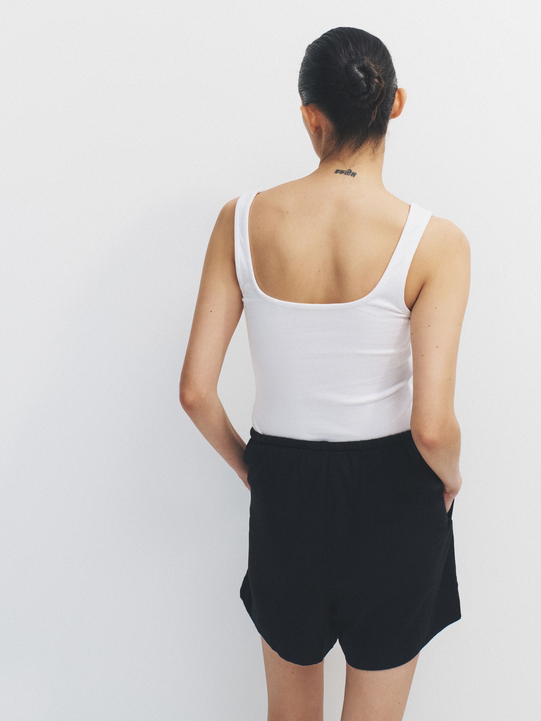 Buy The Set Shorts With Linen Black/Neutral from Next USA