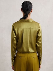 Reiss Ameira Silk-Satin Concealed-Placket Shirt - Imagem 5 de 6