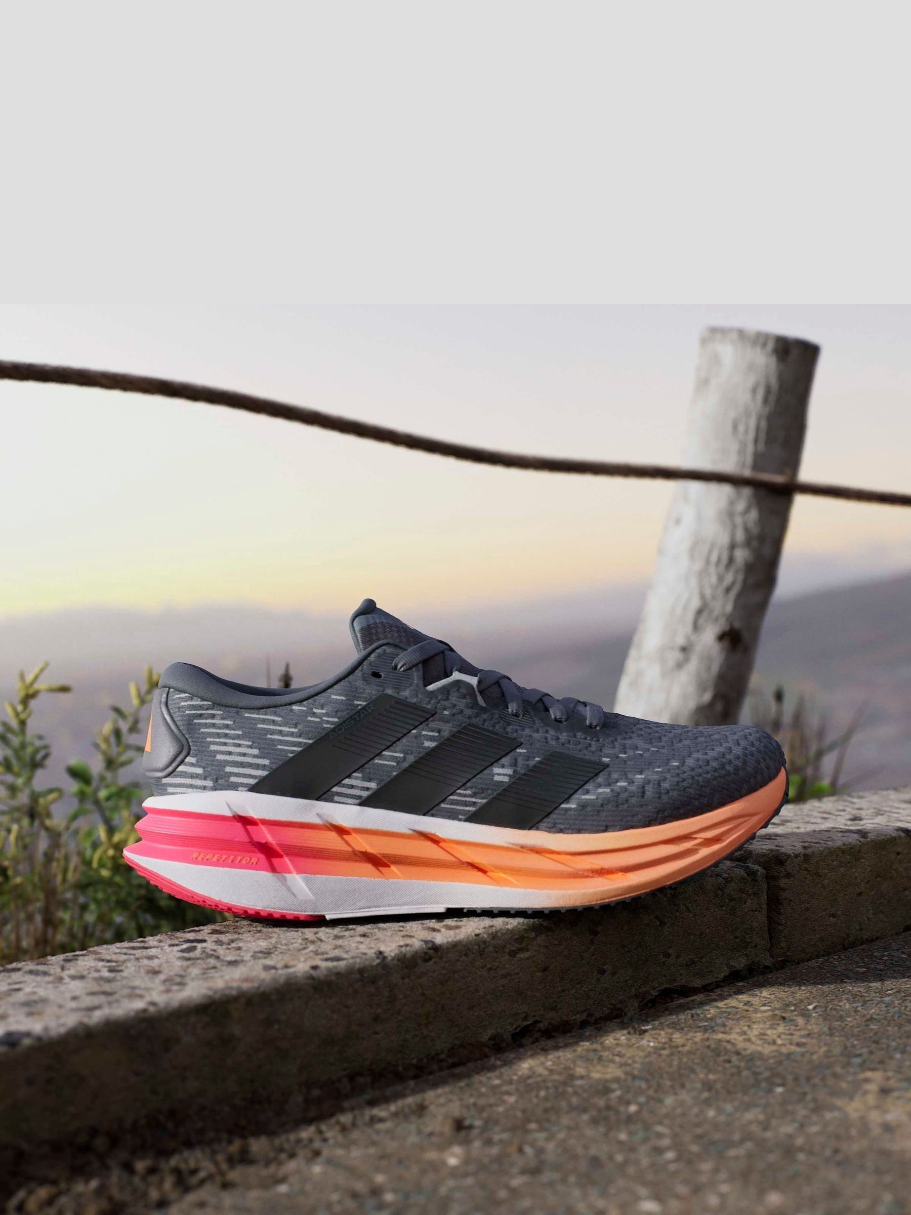 Next：日本 adidas Adistar 4 ランニングシューズ from Next Japan