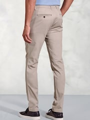 Brook Taverner Textured Stretch Cotton Chinos Trousers - Imagen 2 de 3