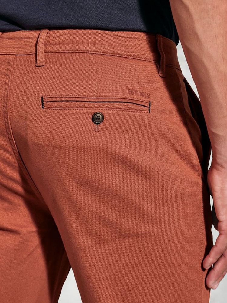 Brook Taverner Textured Stretch Cotton Chinos - Imagen 3 de 3