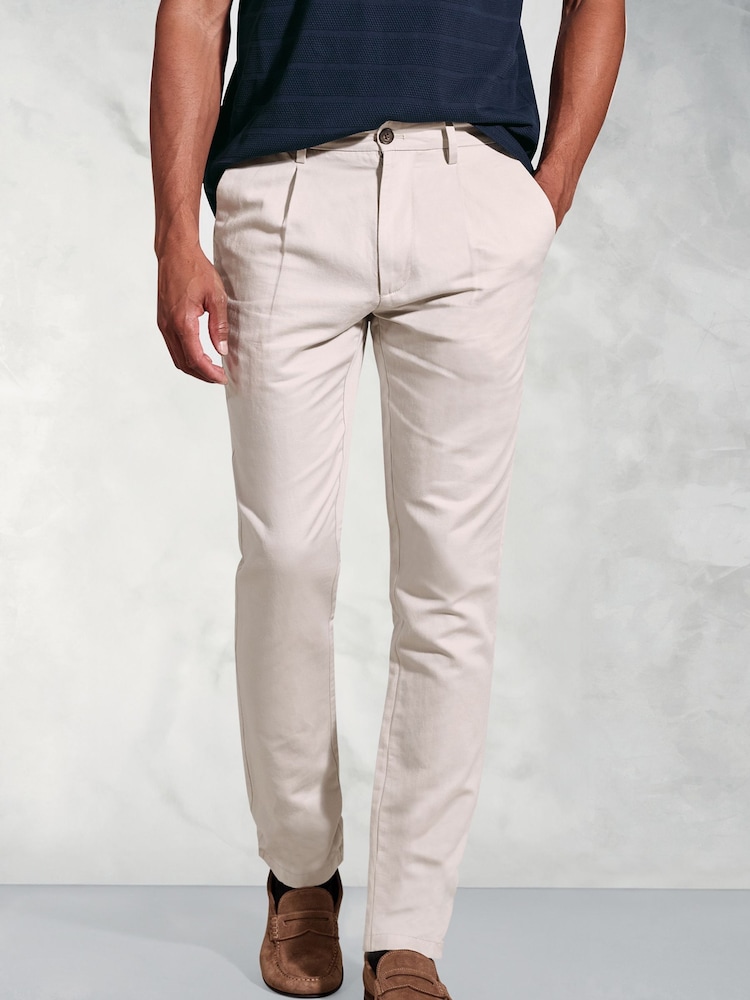 Brook Taverner White Single Pleat Tapered-Leg Linen Cotton Trousers - Image 1 of 3