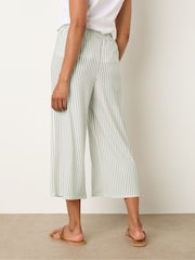 Calças culottes listradas M&Co - Imagem 2 de 5