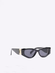 River Island Black Slim Cat Eye Chain Sunglasses - Image 2 of 4