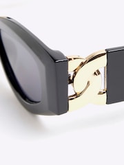 River Island Black Slim Cat Eye Chain Sunglasses - Image 3 of 4