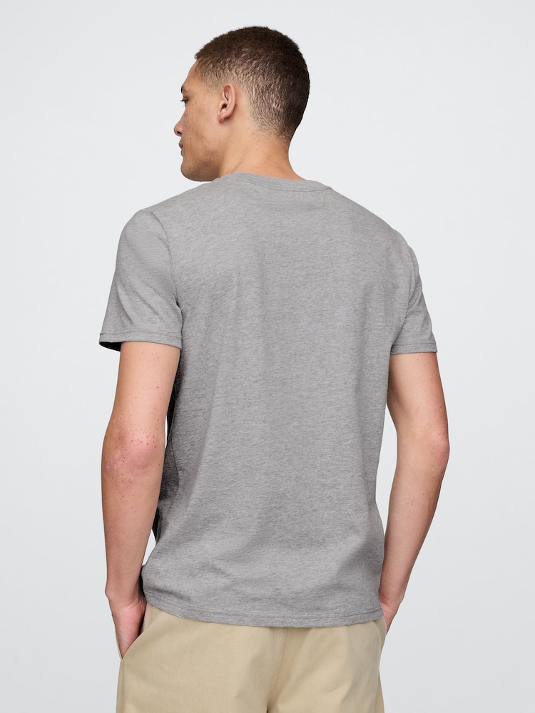 Gap Grey Pocket Short Sleeve T-Shirt - Image 2 of 5 Gap Grey Pocket Short Sleeve T-Shirt - Image 2 of 5